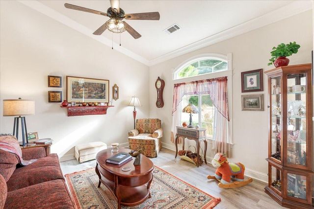 4302 Yellowstone Drive, Redding, CA 96002