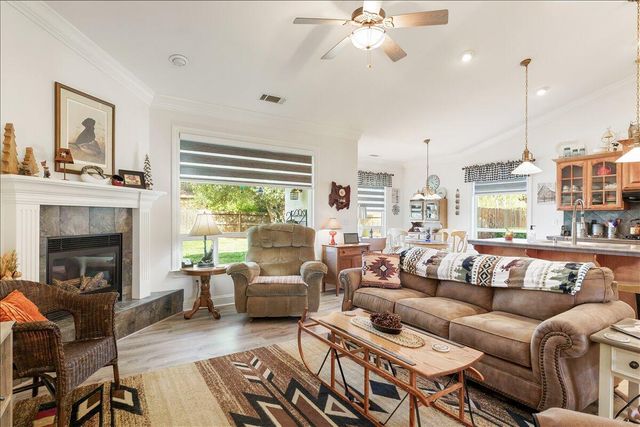 4302 Yellowstone Drive, Redding, CA 96002