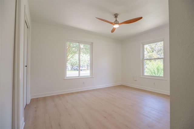 1613 Glencrest DR, Austin, TX 78723