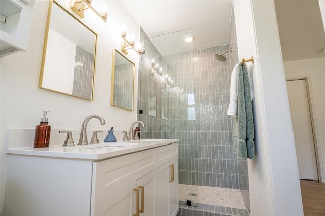 1613 Glencrest DR, Austin, TX 78723