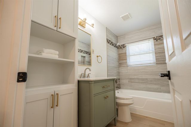 1613 Glencrest DR, Austin, TX 78723