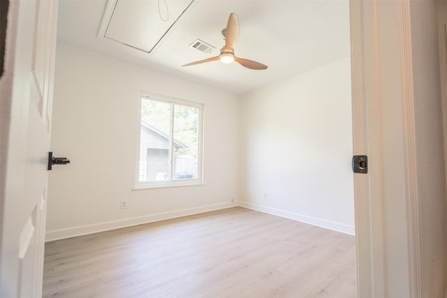 1613 Glencrest DR, Austin, TX 78723