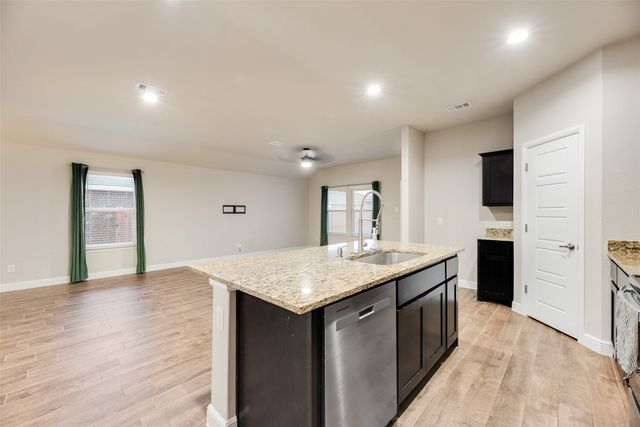 716 Griffith Park Trail, Alvarado, TX 76009