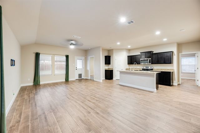 716 Griffith Park Trail, Alvarado, TX 76009