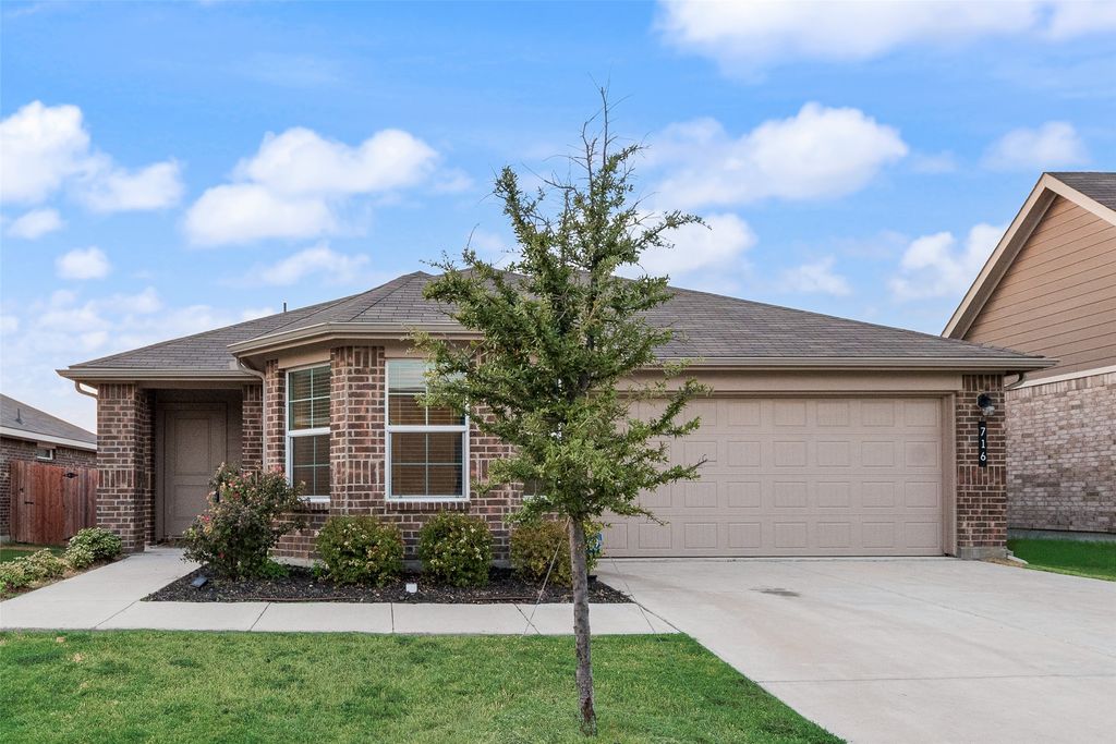 716 Griffith Park Trail, Alvarado, TX 76009 — photo 2