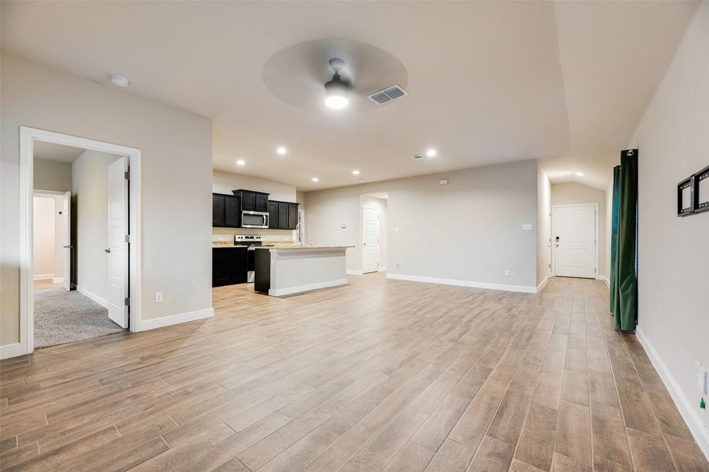 716 Griffith Park Trail, Alvarado, TX 76009 — photo 3
