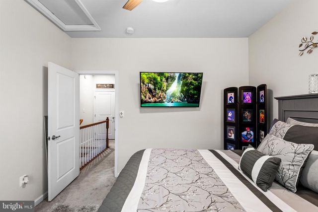 1318 TRESTLE DR, Fredericksburg, VA 22401