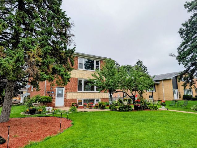 16w780 57th Street 1, Clarendon Hills, IL 60514