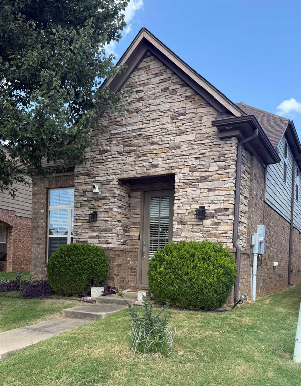 470 CHEROKEE CIR, Oakland, TN 38060