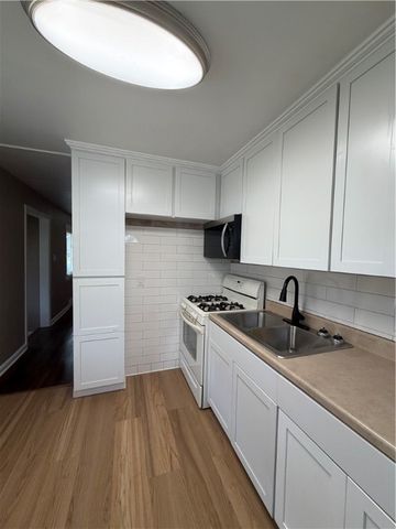 959 Bechtol, Sharon, PA 16146