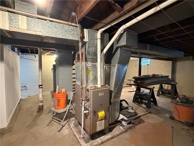 959 Bechtol, Sharon, PA 16146