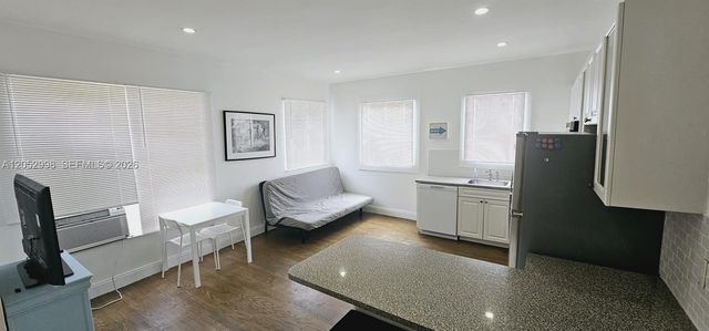 842 Meridian Ave 3D, Miami Beach, FL 33139
