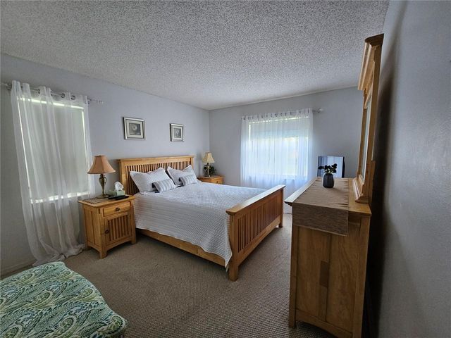 304 GRAYSTON PLACE, Sun City Center, FL 33573