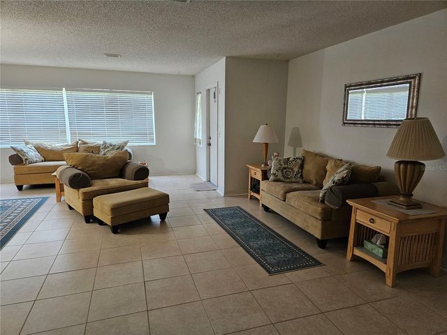 304 GRAYSTON PLACE, Sun City Center, FL 33573