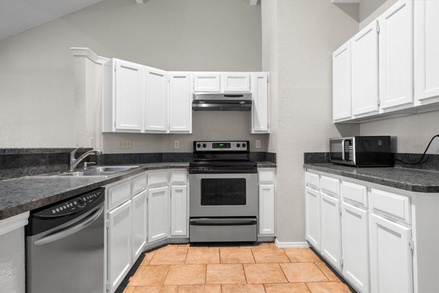 3018 Hilltop Drive, Euless, TX 76039