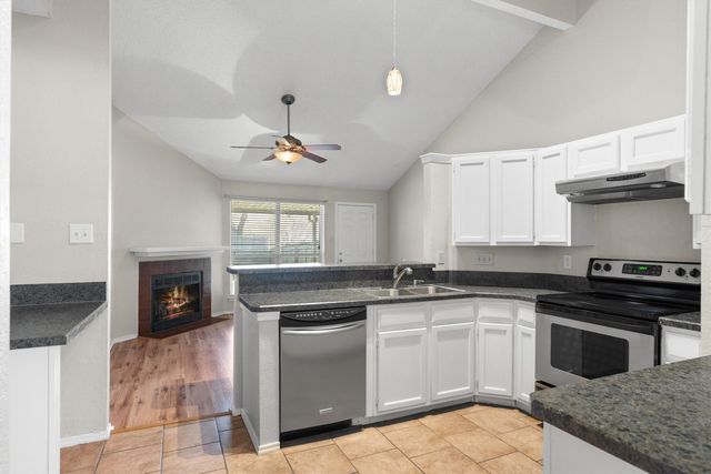 3018 Hilltop Drive, Euless, TX 76039