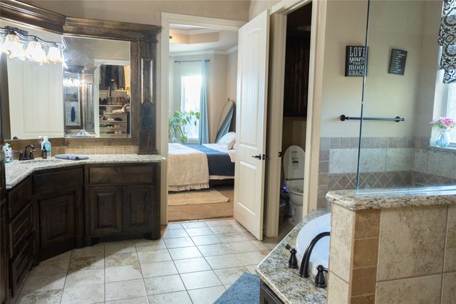 108 Oak Creek Drive, Springtown, TX 76082