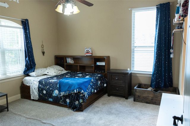 108 Oak Creek Drive, Springtown, TX 76082