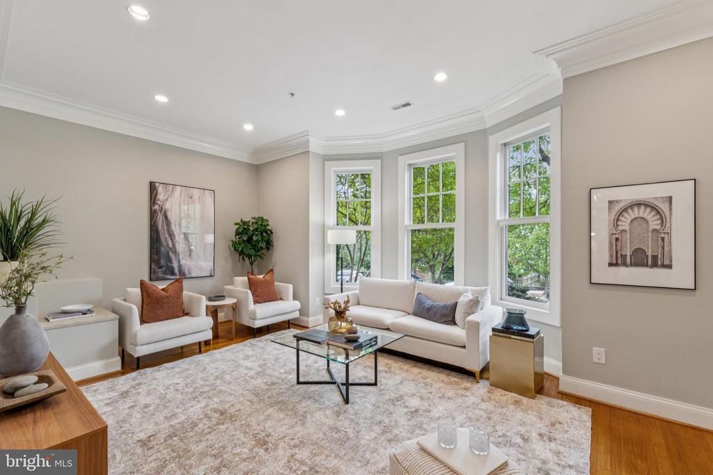 2915 38TH ST NW, Washington, DC 20016