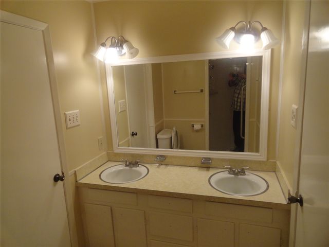 1809 Santa Clara Court, Grand Prairie, TX 75051