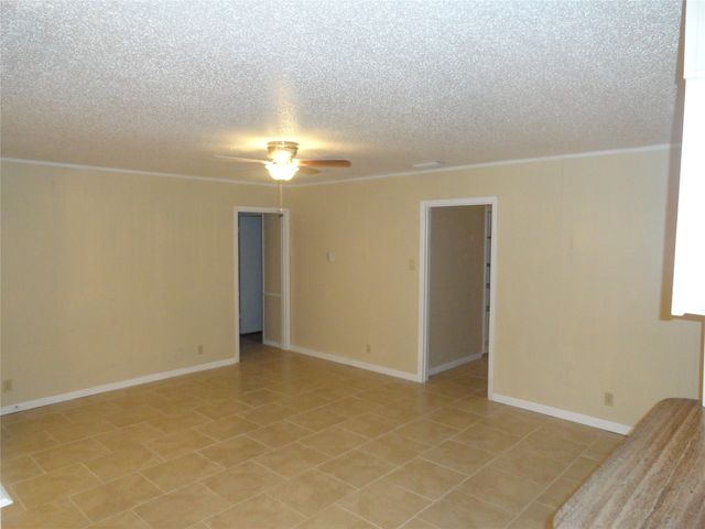 1809 Santa Clara Court, Grand Prairie, TX 75051