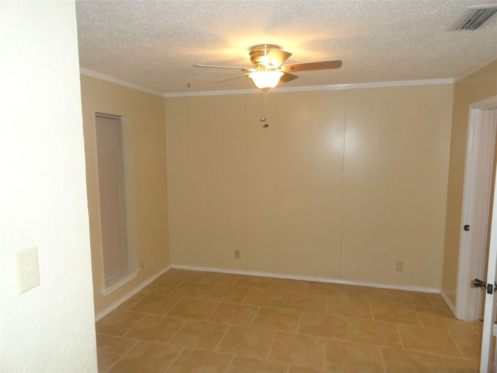 1809 Santa Clara Court, Grand Prairie, TX 75051