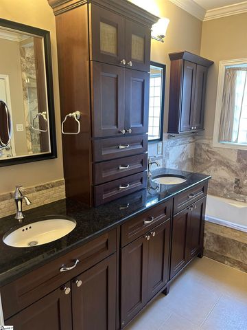 8 Amsterdam Lane, Simpsonville, SC 29681