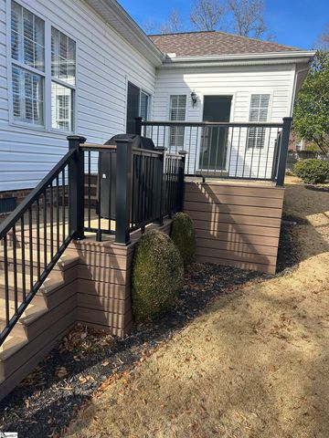 8 Amsterdam Lane, Simpsonville, SC 29681