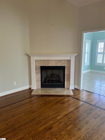 8 Amsterdam Lane, Simpsonville, SC 29681