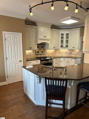 8 Amsterdam Lane, Simpsonville, SC 29681