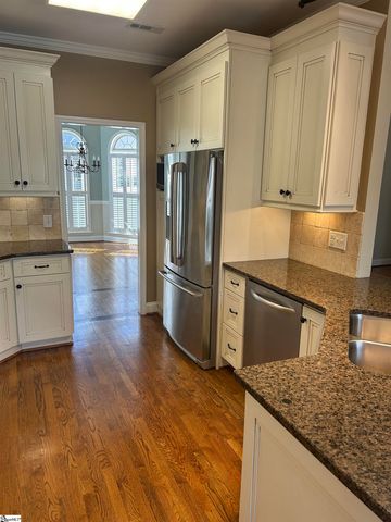 8 Amsterdam Lane, Simpsonville, SC 29681