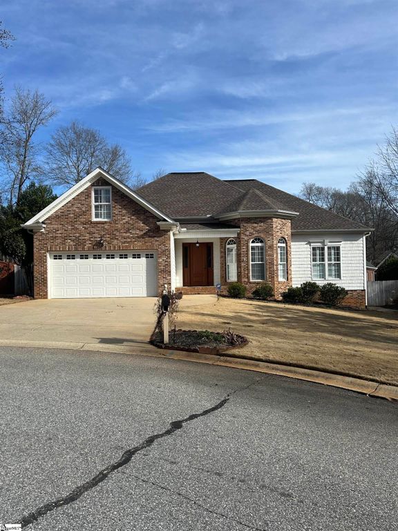 8 Amsterdam Lane, Simpsonville, SC 29681