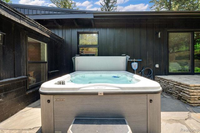 5831 Browntown Road, Sawyer, MI 49125