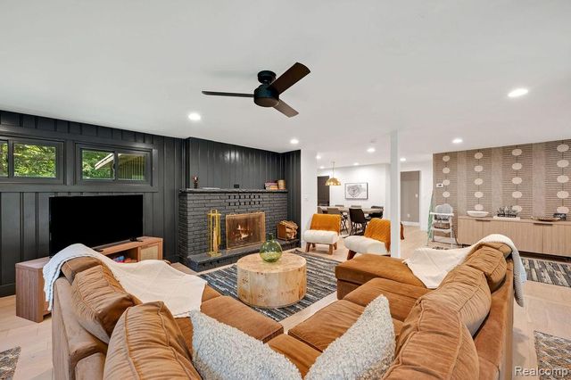 5831 Browntown Road, Sawyer, MI 49125