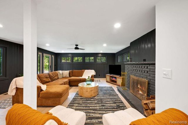 5831 Browntown Road, Sawyer, MI 49125