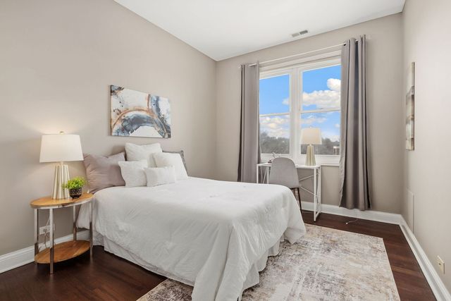 2243 N Lister Avenue 402, Chicago, IL 60614