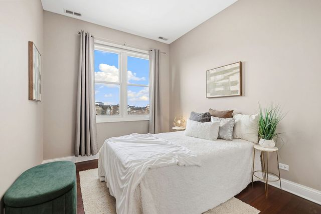 2243 N Lister Avenue 402, Chicago, IL 60614