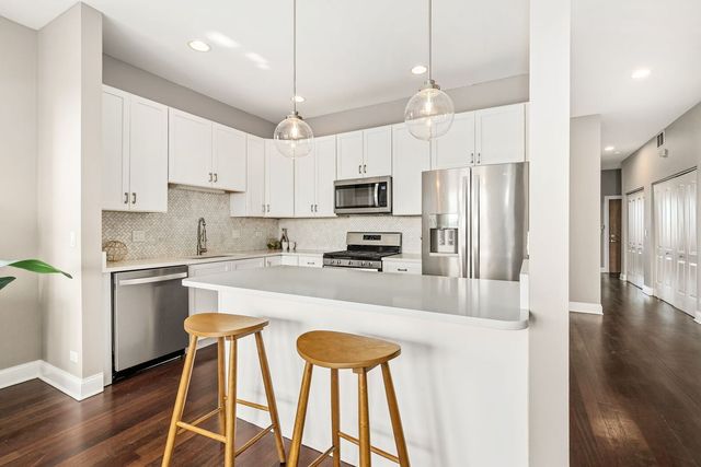 2243 N Lister Avenue 402, Chicago, IL 60614