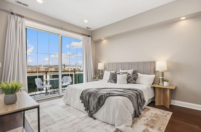 2243 N Lister Avenue 402, Chicago, IL 60614