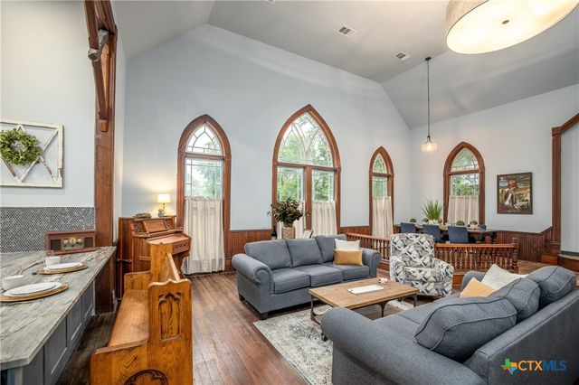 346 W Pietzsch Street, Bartlett, TX 76511