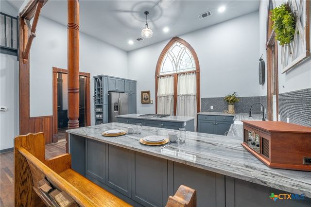 346 W Pietzsch Street, Bartlett, TX 76511
