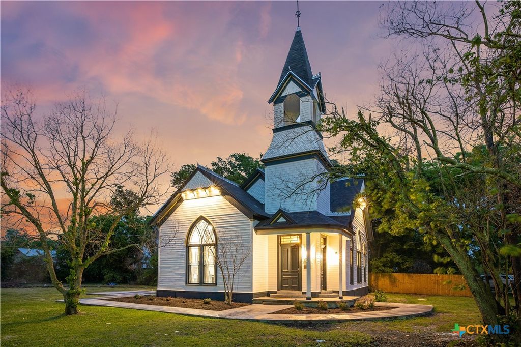 346 W Pietzsch Street, Bartlett, TX 76511