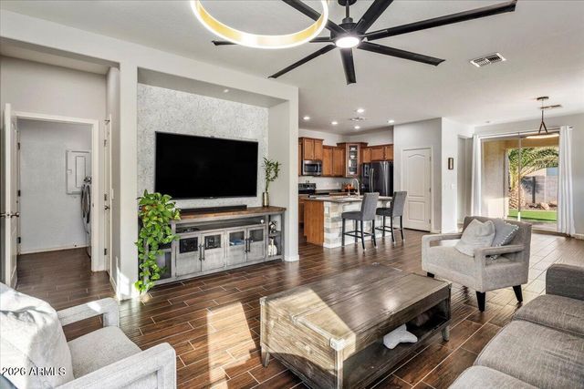 4516 E SANTA FE Lane, Gilbert, AZ 85297