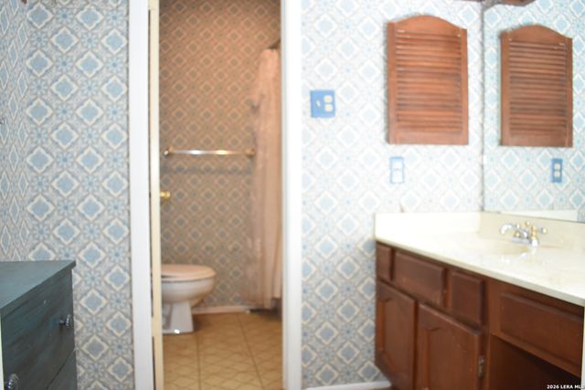 6142 LYNGROVE ST, San Antonio, TX 78249