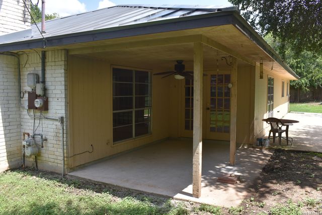 6142 LYNGROVE ST, San Antonio, TX 78249