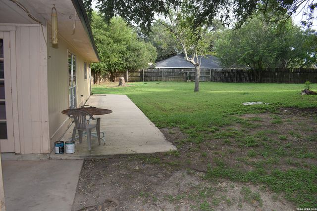 6142 LYNGROVE ST, San Antonio, TX 78249