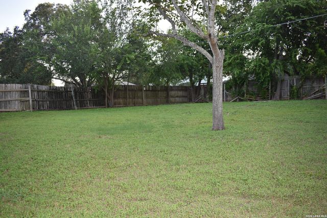 6142 LYNGROVE ST, San Antonio, TX 78249
