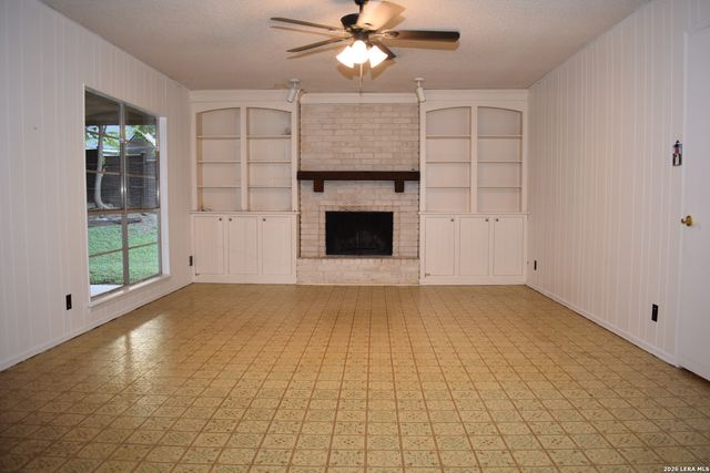 6142 LYNGROVE ST, San Antonio, TX 78249
