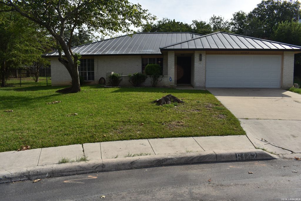 6142 LYNGROVE ST, San Antonio, TX 78249