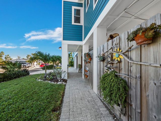 758 SAINT JUDES DRIVE N, Longboat Key, FL 34228